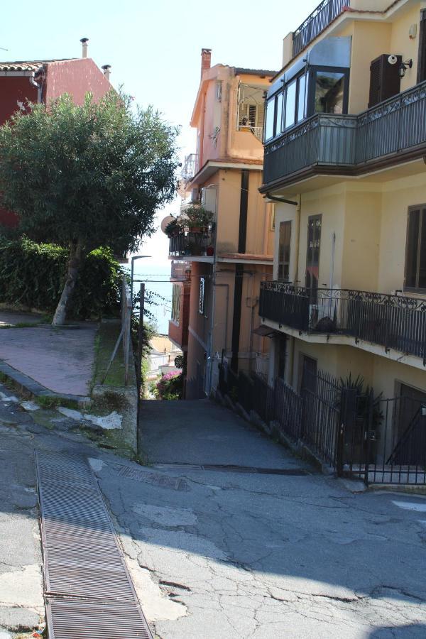 Taormina Casa Liliana Apartment ภายนอก รูปภาพ
